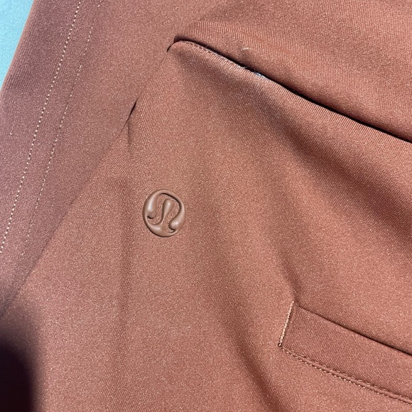 Lululemon Straight-Leg Mid-Rise Pant Luxtreme *Regular Size Large - Picture 3 of 4